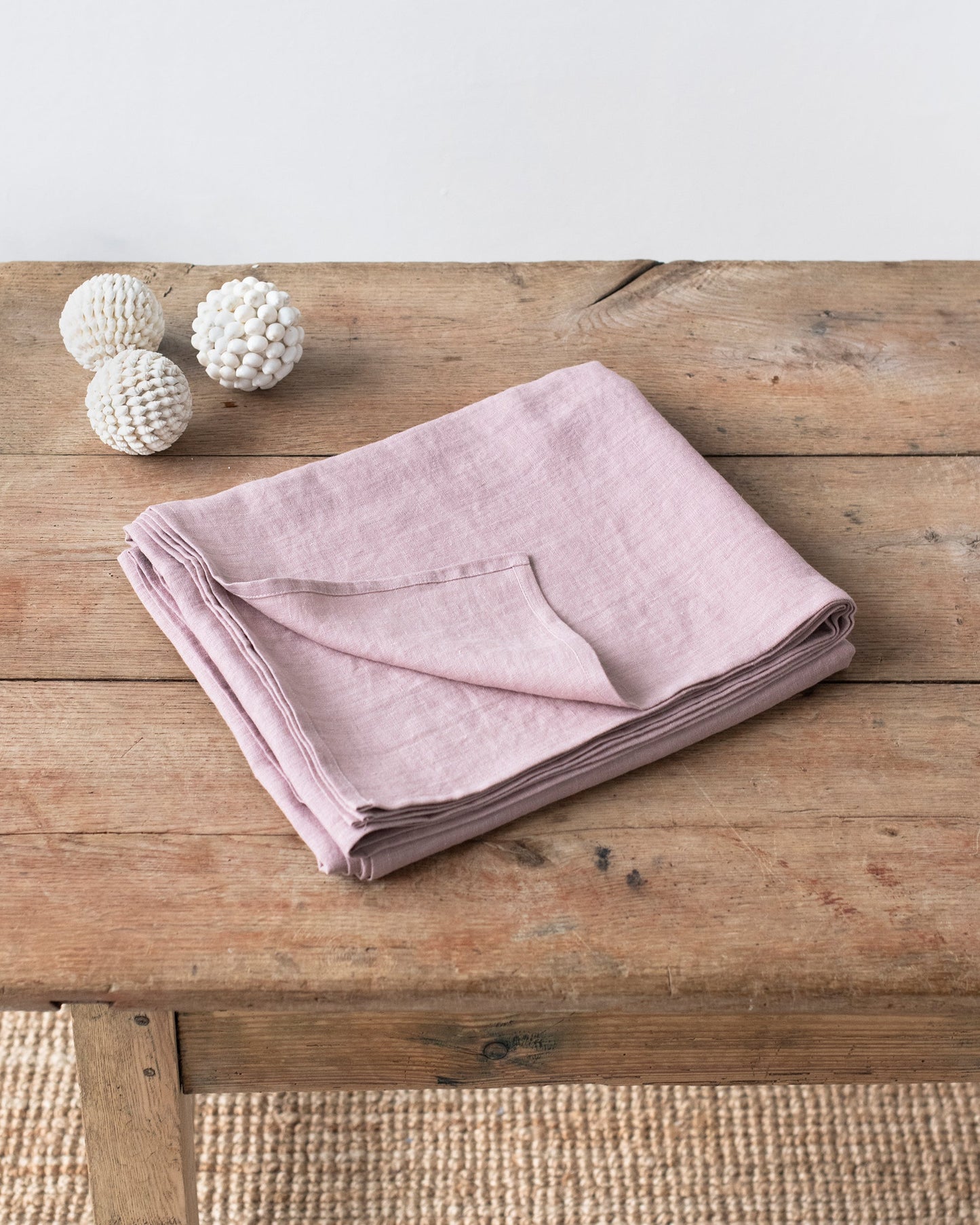 Woodrose Linen tablecloth - MagicLinen