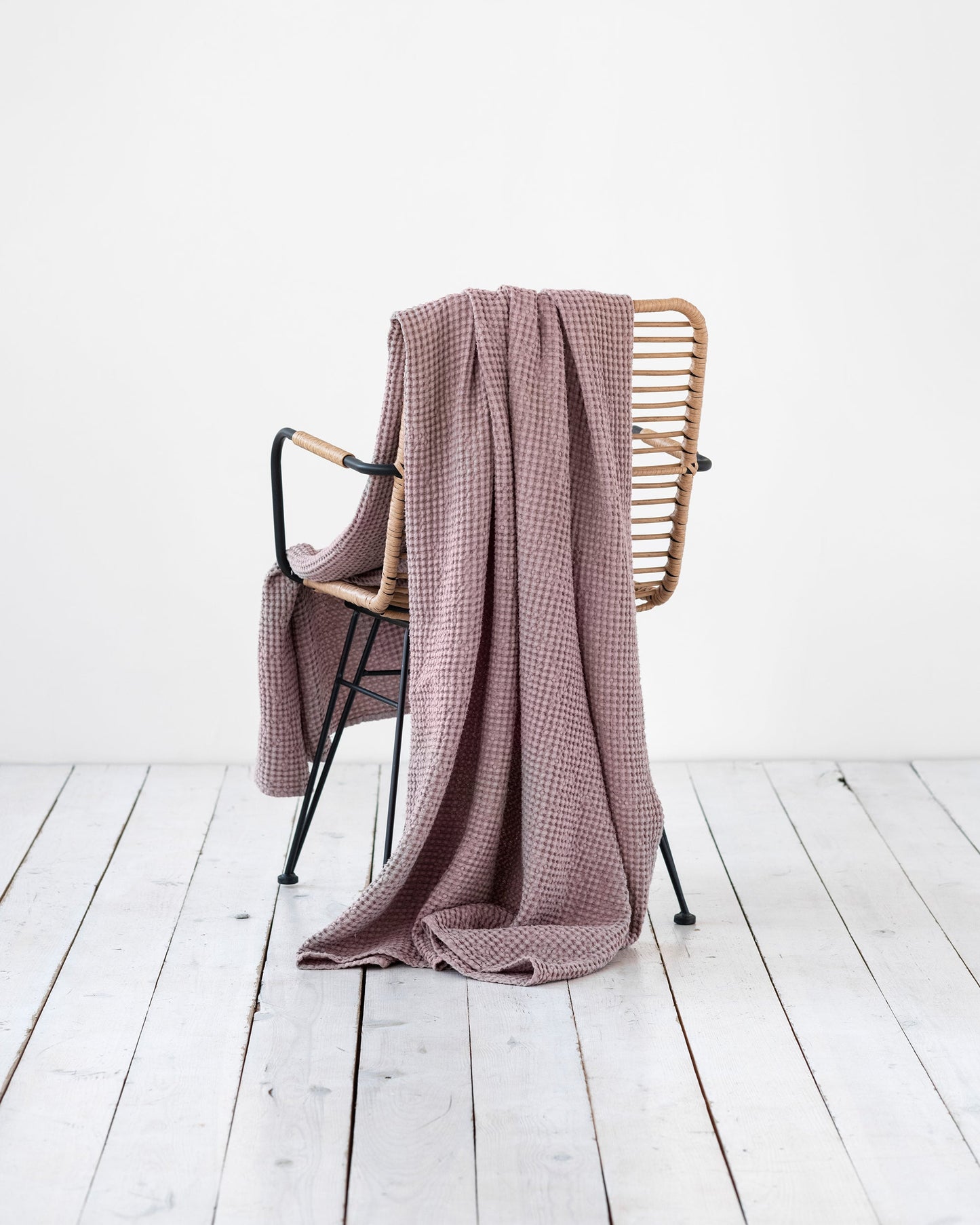 Woodrose waffle throw - MagicLinen