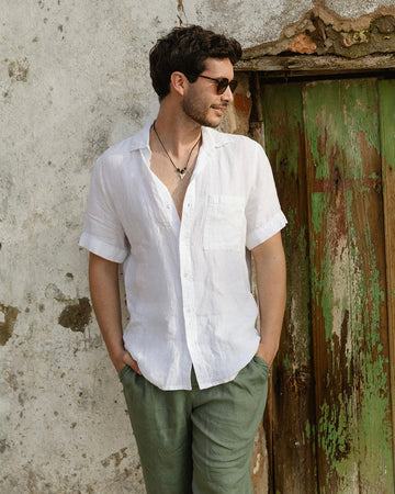MagicLinen White Men’s Short Sleeves Linen Shirt DENVER, 100% European flax linen 160 gsm plain weave modelBoxOn2