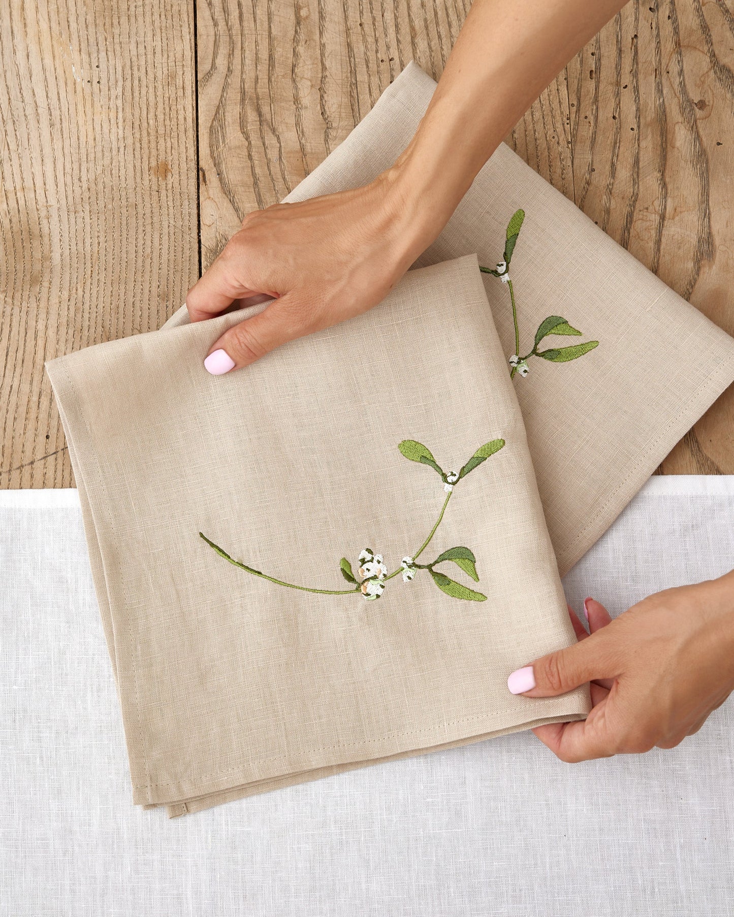 Embroidered Mistletoe Linen Napkin Set | MagicLinen