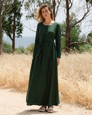 Long linen dress GRENADA in Deep green | MagicLinen modelBoxOn2