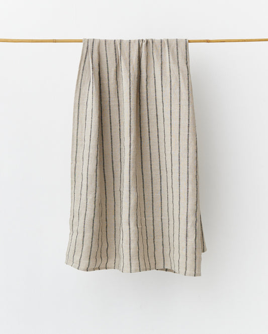 Subtle lines Linen bath towel