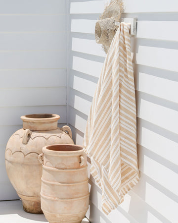 Linen beach towel Striped in sand - MagicLinen