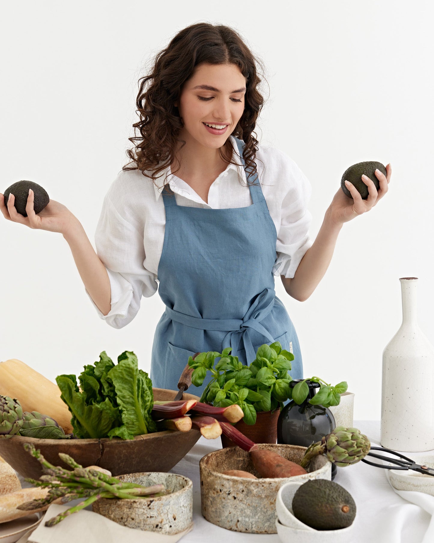 Linen bib apron in Gray blue | MagicLinen