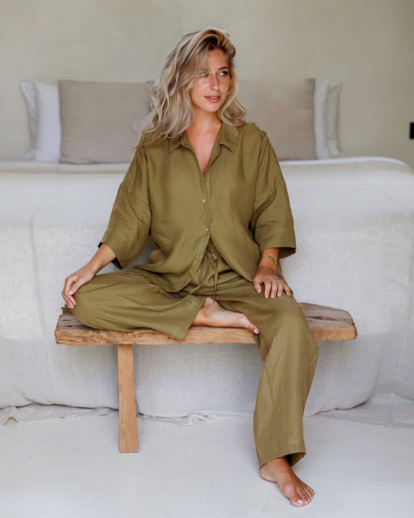 Linen pajama set AVEIRA in Khaki green | MagicLinen
