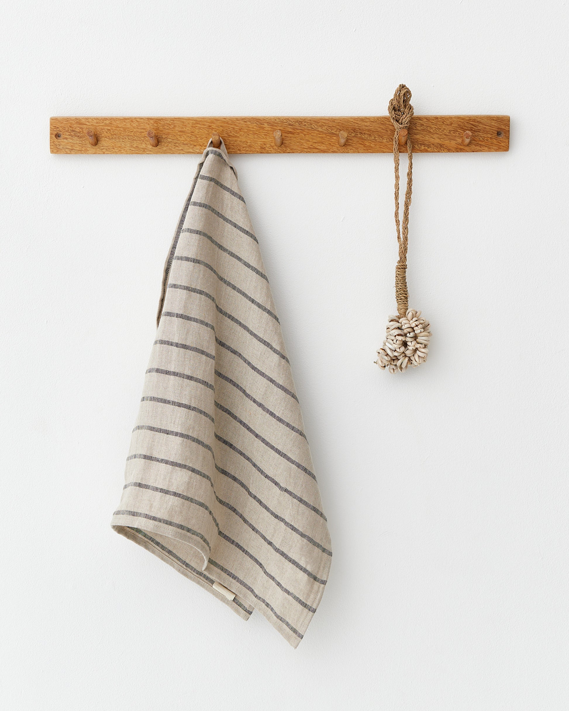Linen tea towel in Subtle lines | MagicLinen