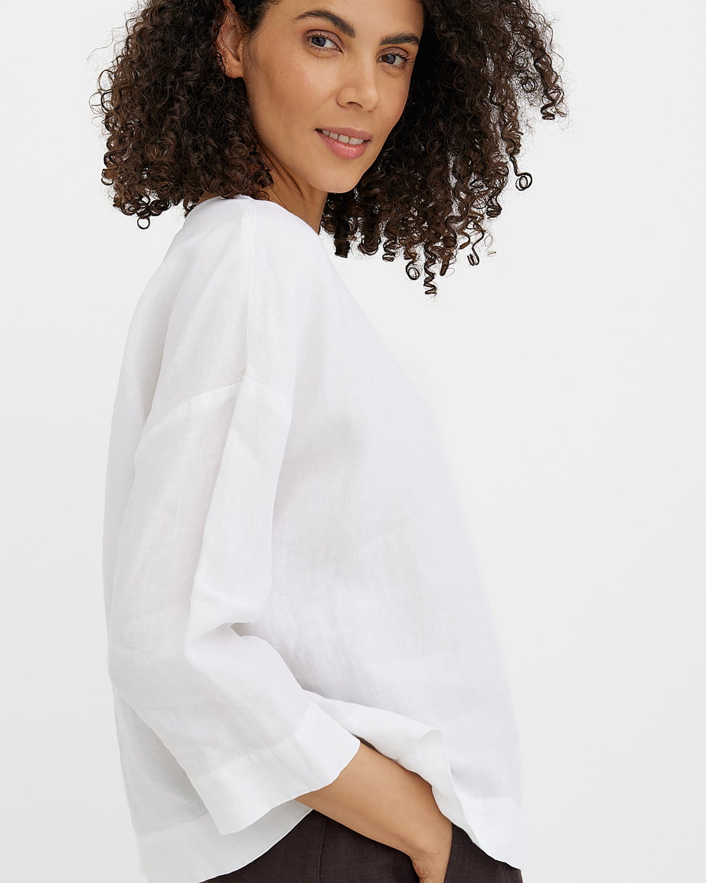 MagicLinen Linen Top AMSTERDAM in white styled for everyday wear  