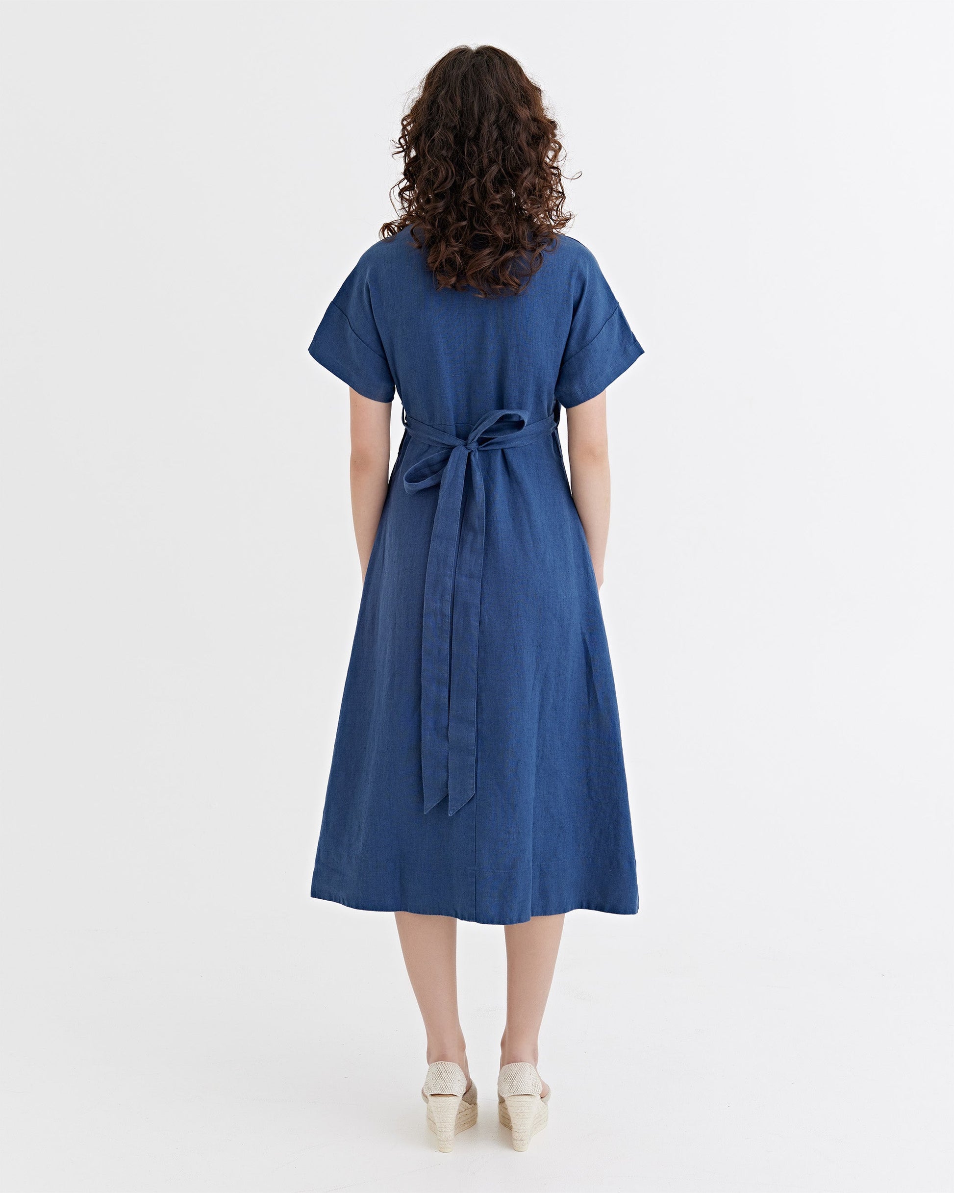 Linen wrap dress PEHOE in Deep navy blue | MagicLinen