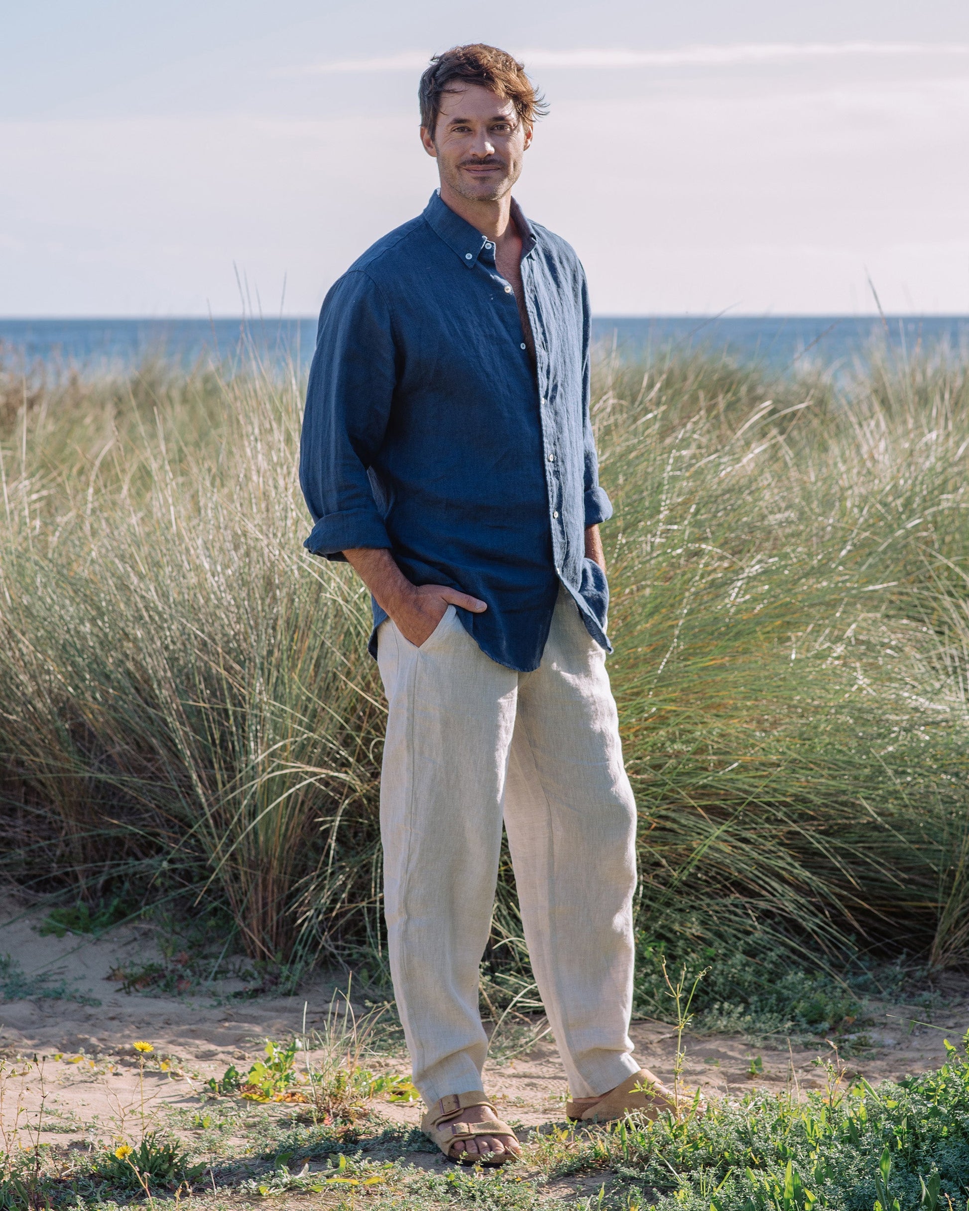 Mens Linen Pants PALERMO in Natural melange | MagicLinen modelBoxOn2