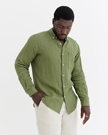 Men's linen shirt PERUGIA in Mono green gingham | MagicLinen modelBoxOn