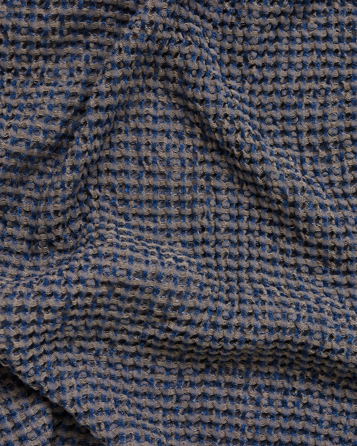 Men's waffle linen robe in Midnight Bronze