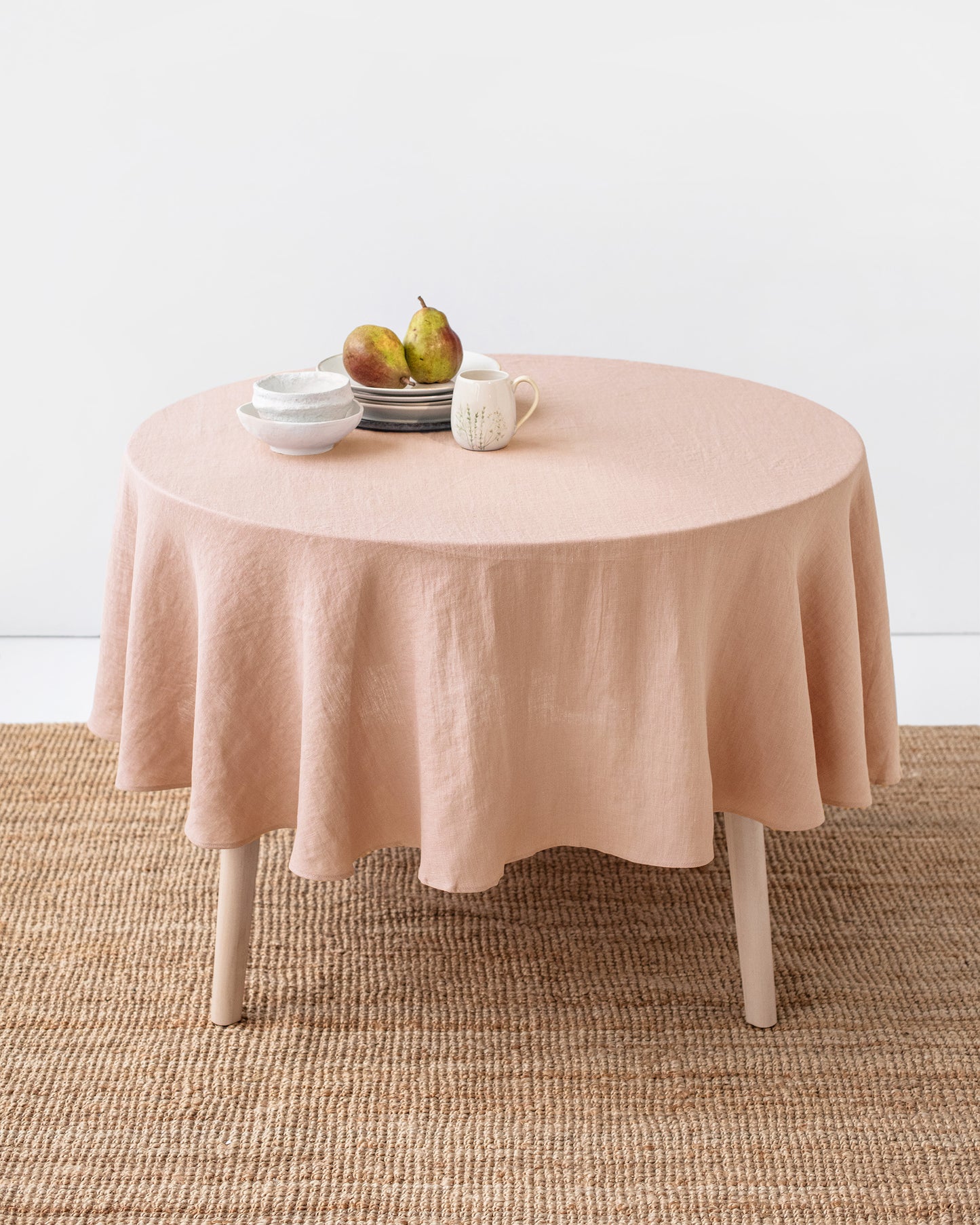 Round linen tablecloth