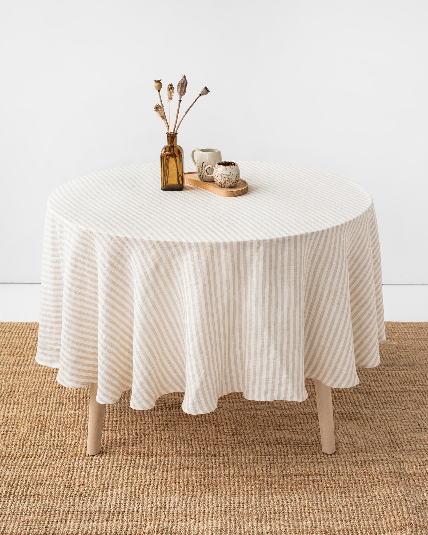 Round linen tablecloth