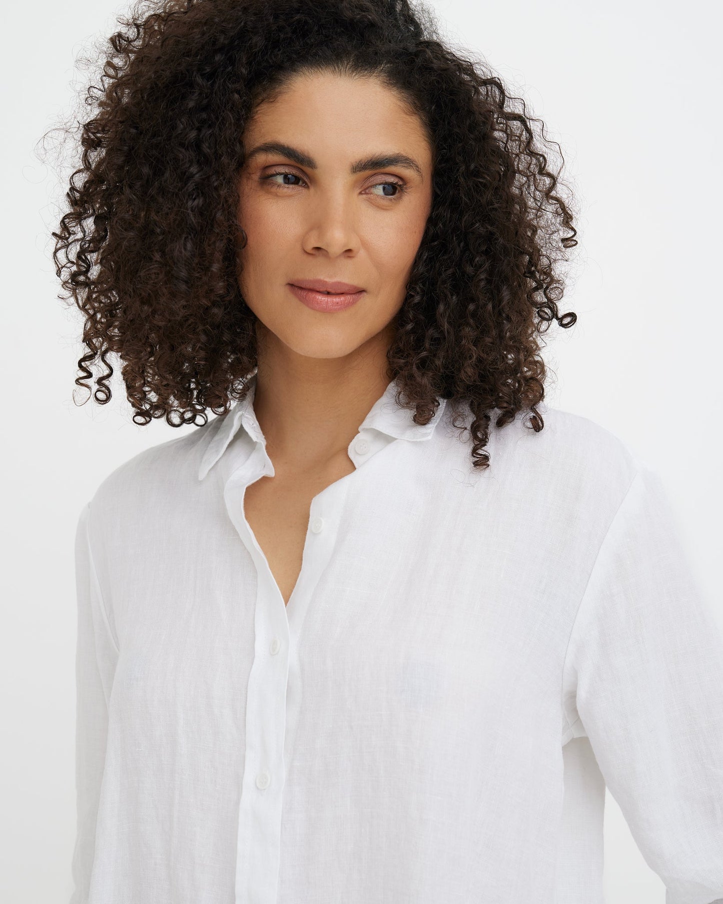 MagicLinen NEW YORK linen shirt in white, breathable midweight fabric