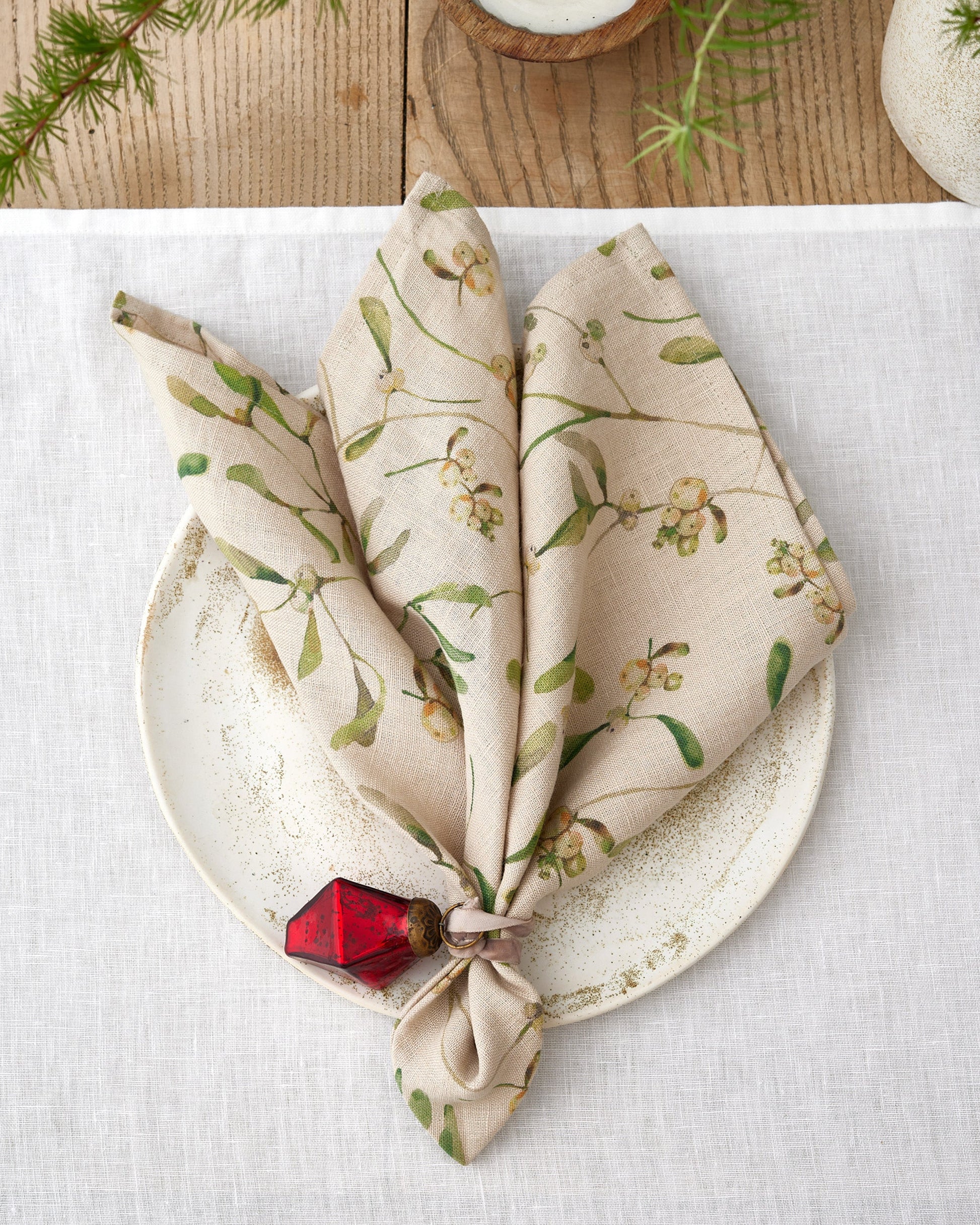 Under the mistletoe Print Linen Napkin Set | MagicLinen
