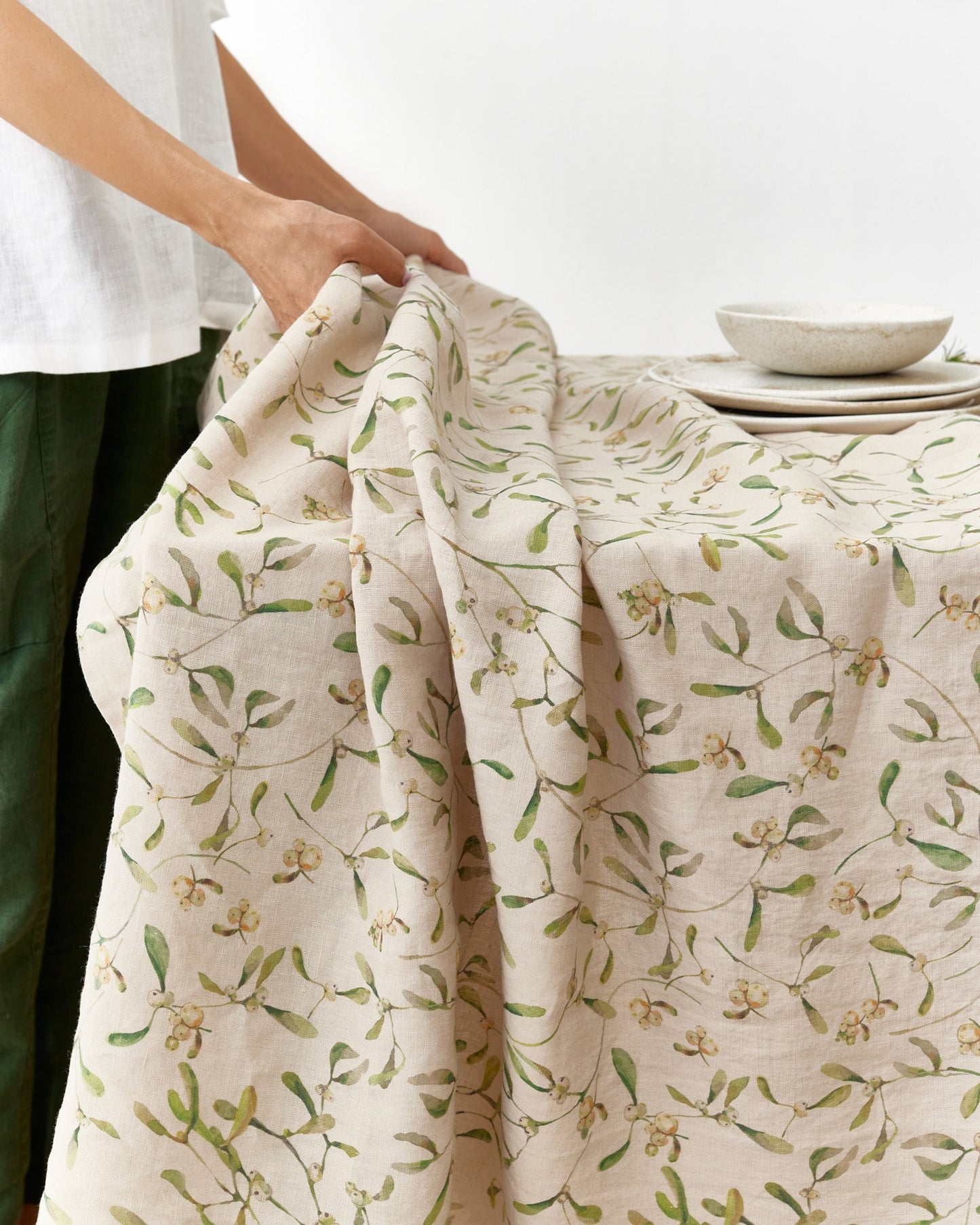 Under the mistletoe Print Linen Tablecloth | MagicLinen
