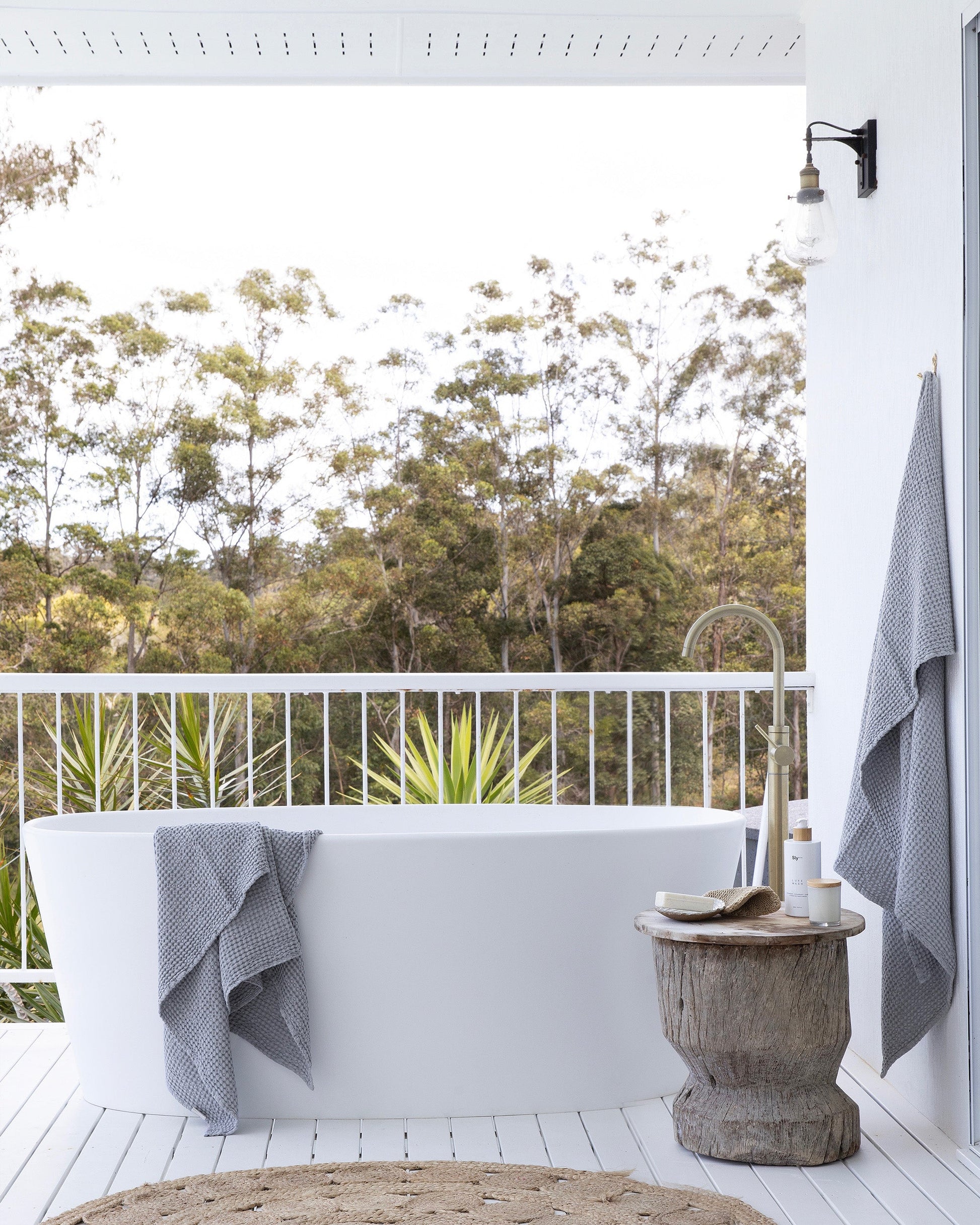 Waffle Bath Towel in Light gray | MagicLinen