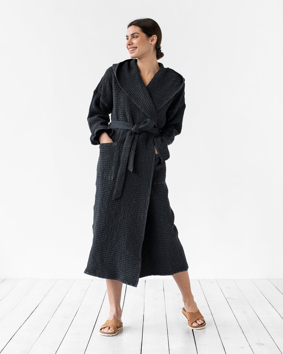 Dark Grey Robe Women's Linen Robe in Dark gray | MagicLinen – MagicLinen Wholesale