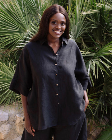 Short-sleeved linen top CABRERA in Black - MagicLinen