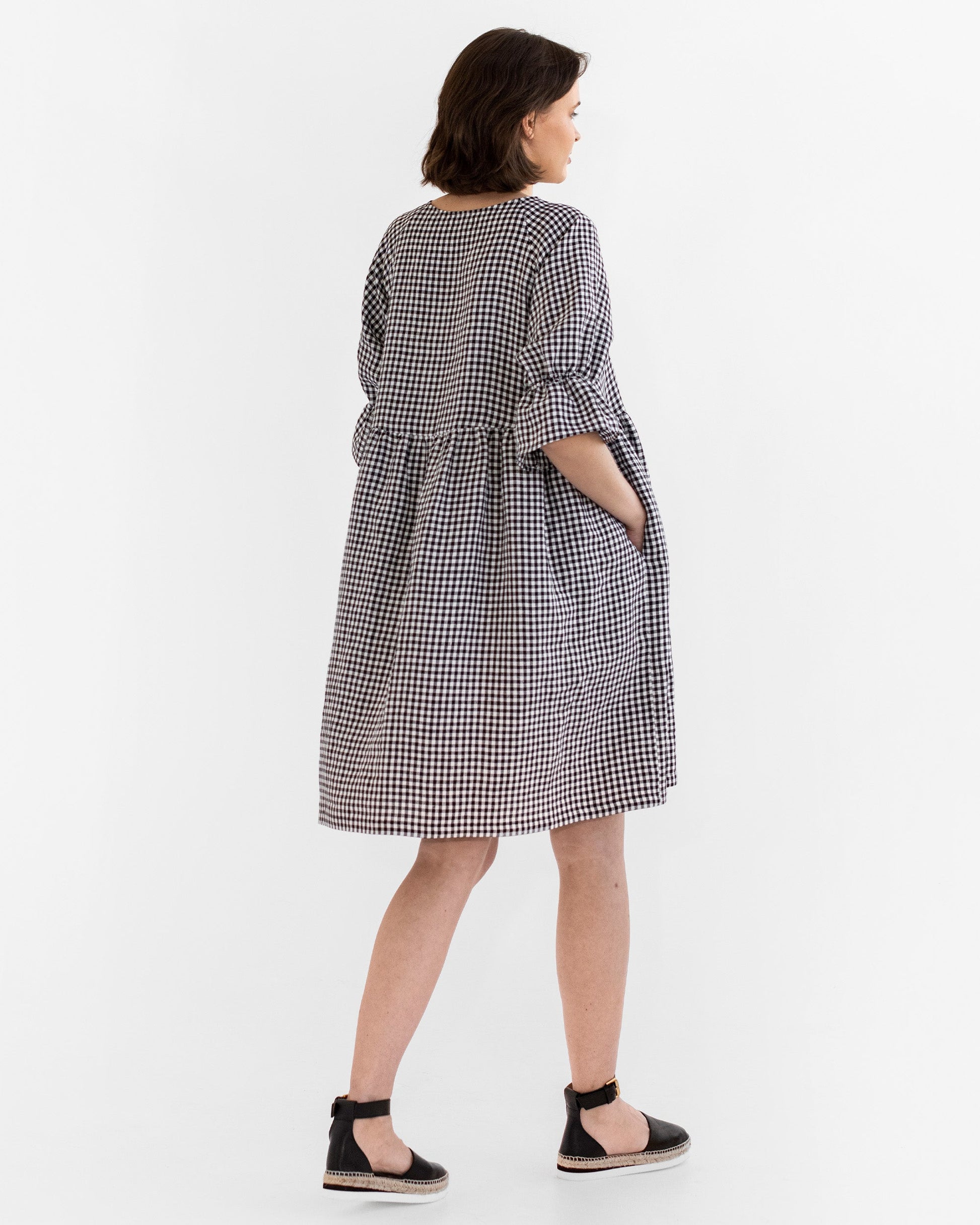Voluminous linen dress NERJA in Black gingham - MagicLinen