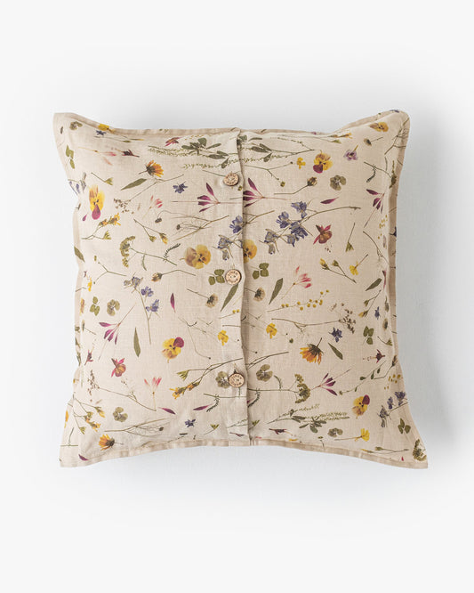 Pillow cover with buttons in Botanical print - MagicLinen