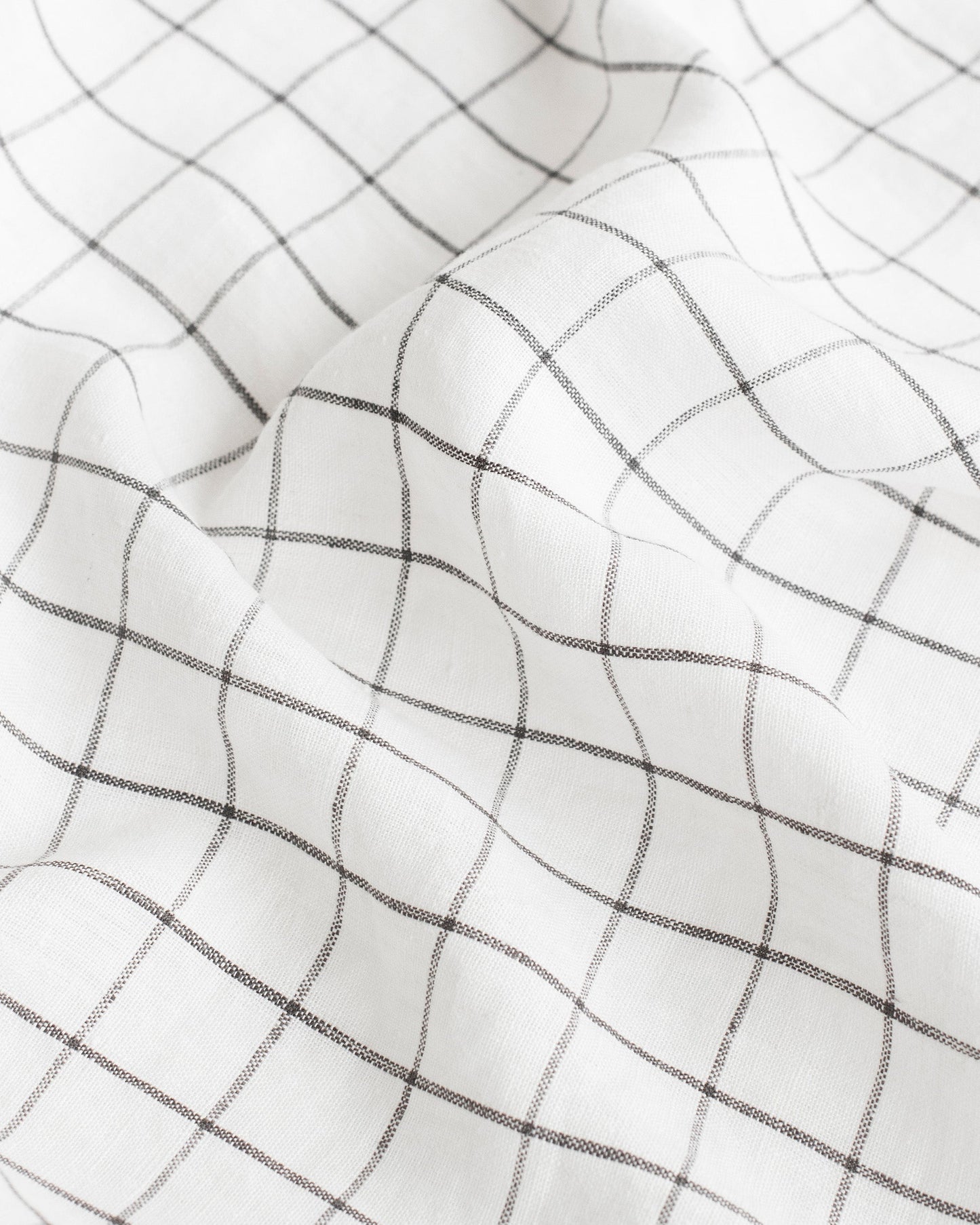Charcoal grid linen sheet set (4 pcs) - MagicLinen
