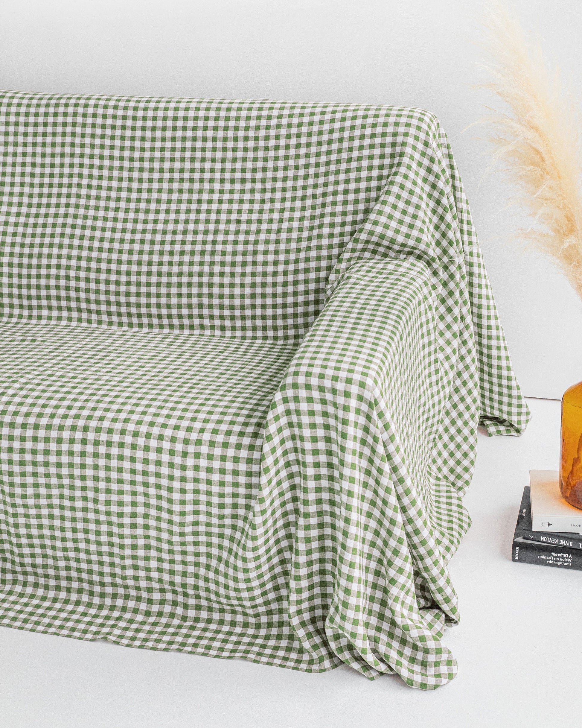 Linen couch cover in Forest green gingham - MagicLinen