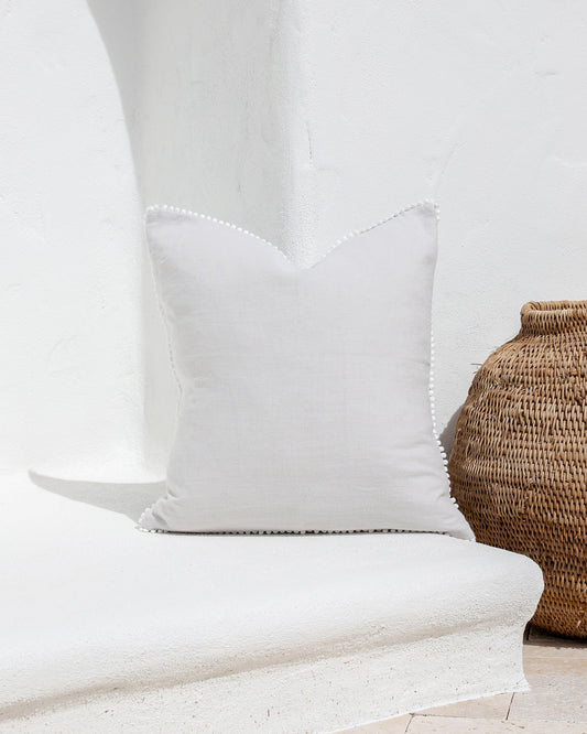 Cushion cover with pom poms - MagicLinen