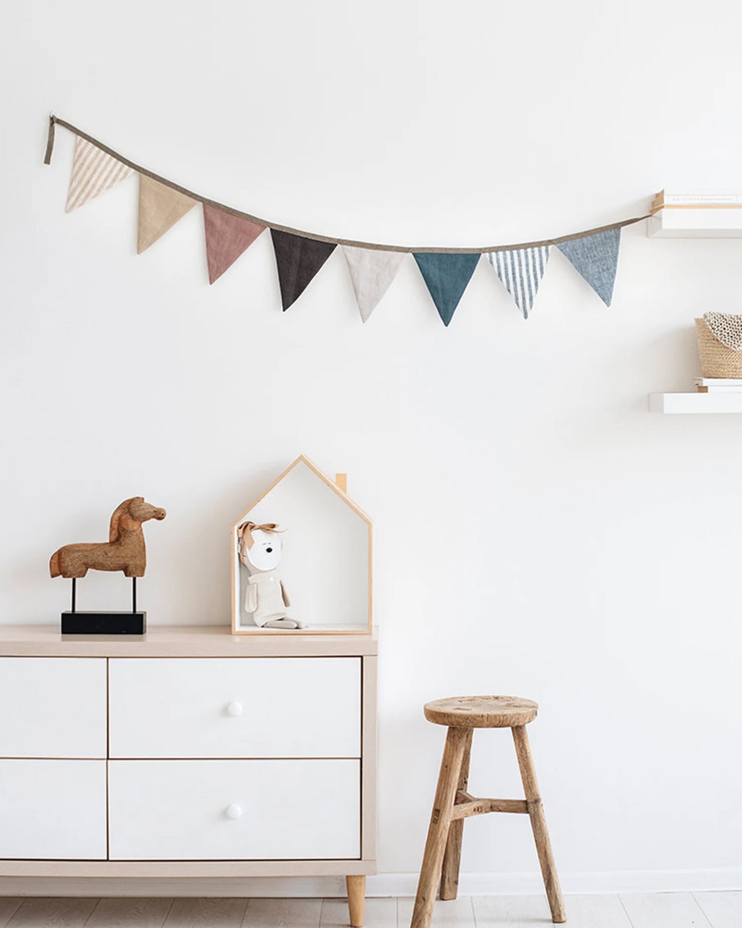 Linen bunting