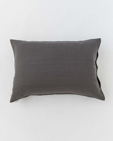 Linen pillowcase with buttons - MagicLinen