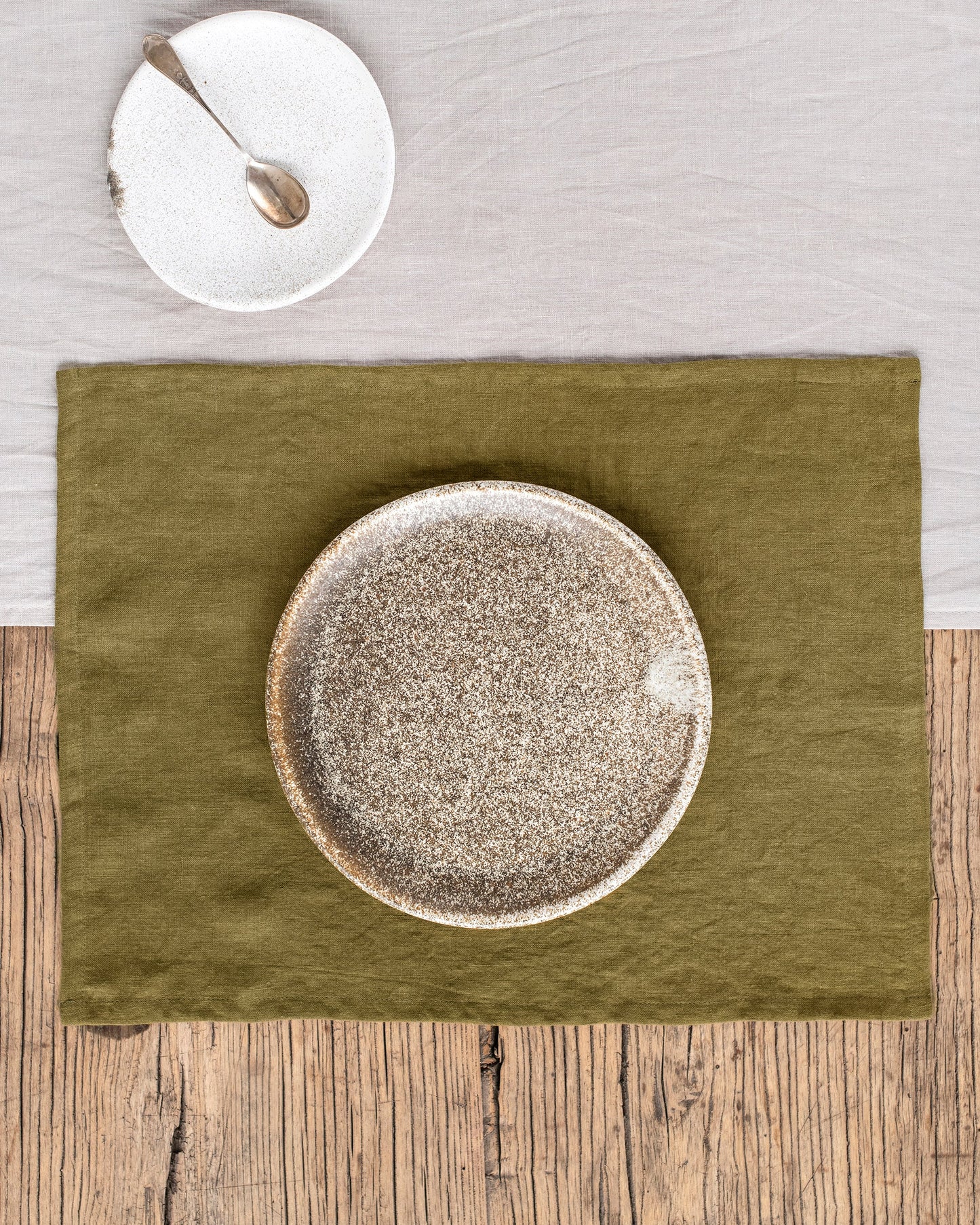 Olive green linen placemat set of 2 - MagicLinen