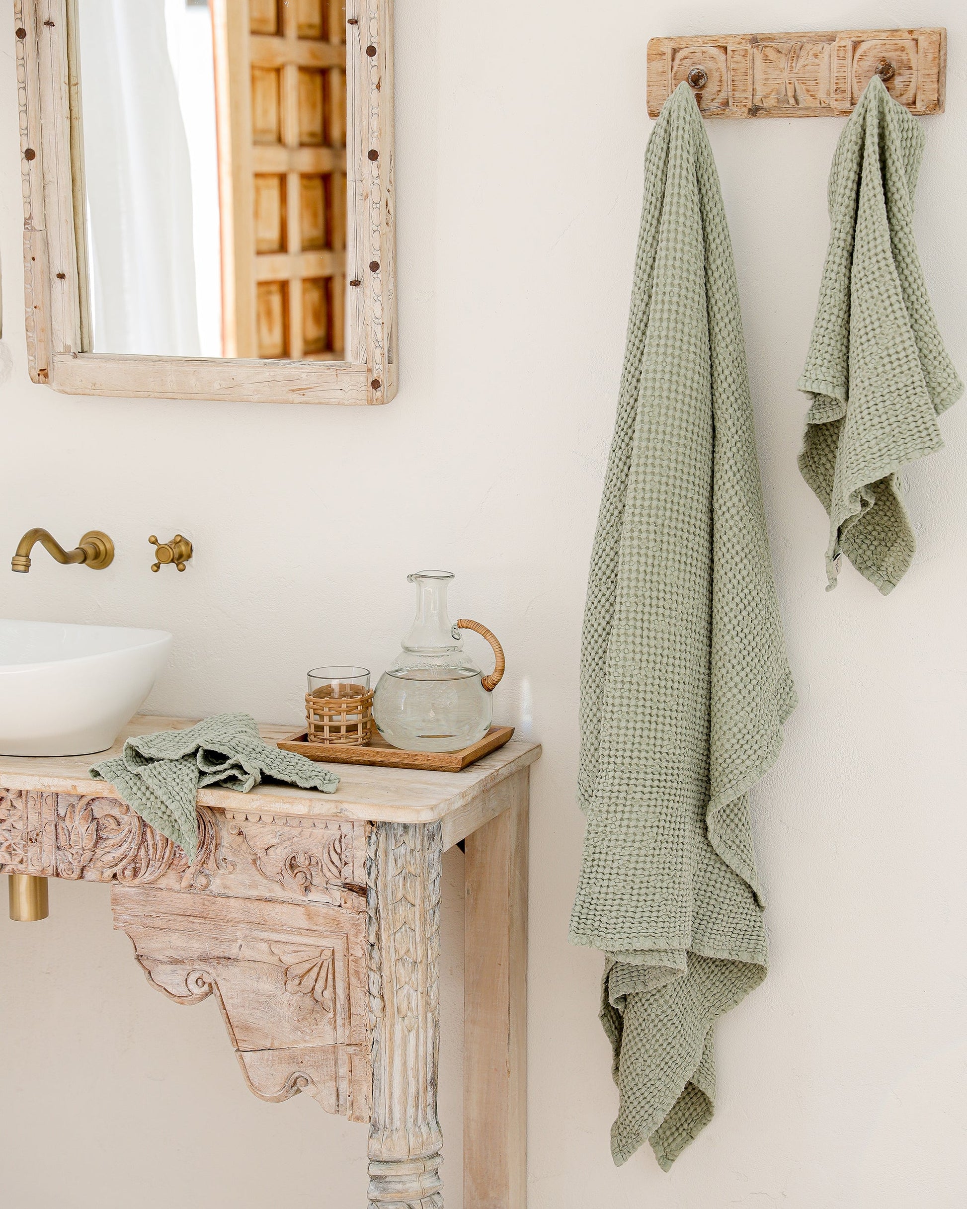 Waffle Bath Towel in Various Colors - MagicLinen